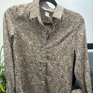 Set of 4 button up shirts